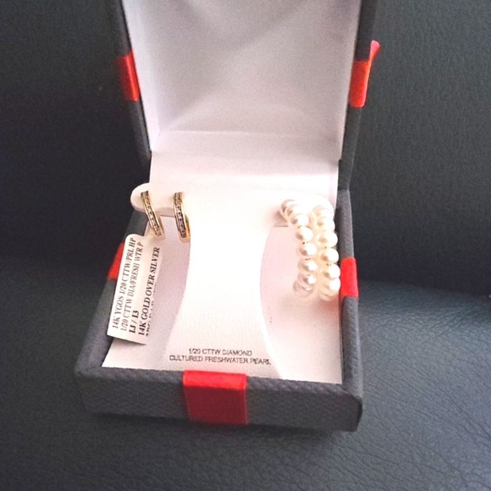 S923 Fresh Water Pearls And 14k Gold Plated With Diamonds 2pc Elegant Earrings